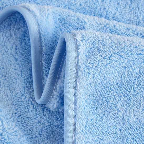 La matière épaisse de la cape de bain pour bébé