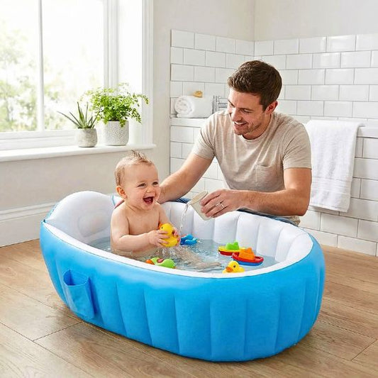 baignoire gonflable bébé papa donne bain bébé heureux en toute sécurité
