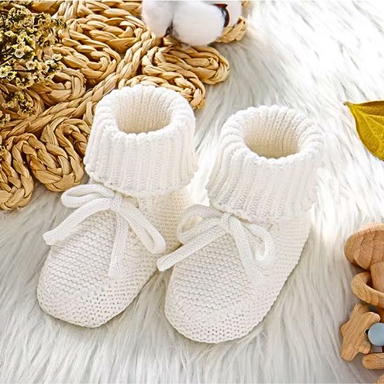 Chaussons bébé blanc confortables pour premiers pas