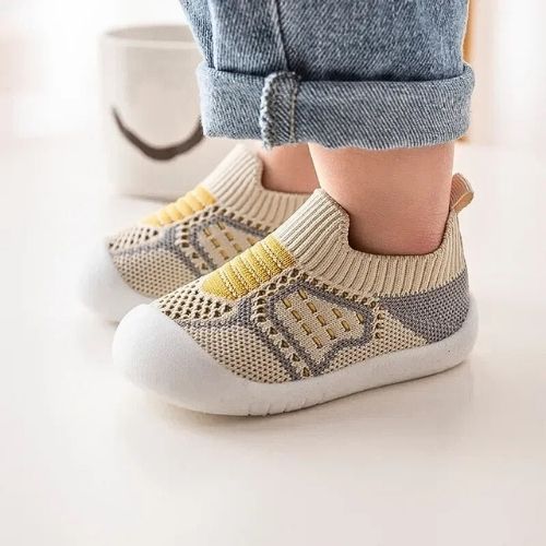 Chaussure bébé beige