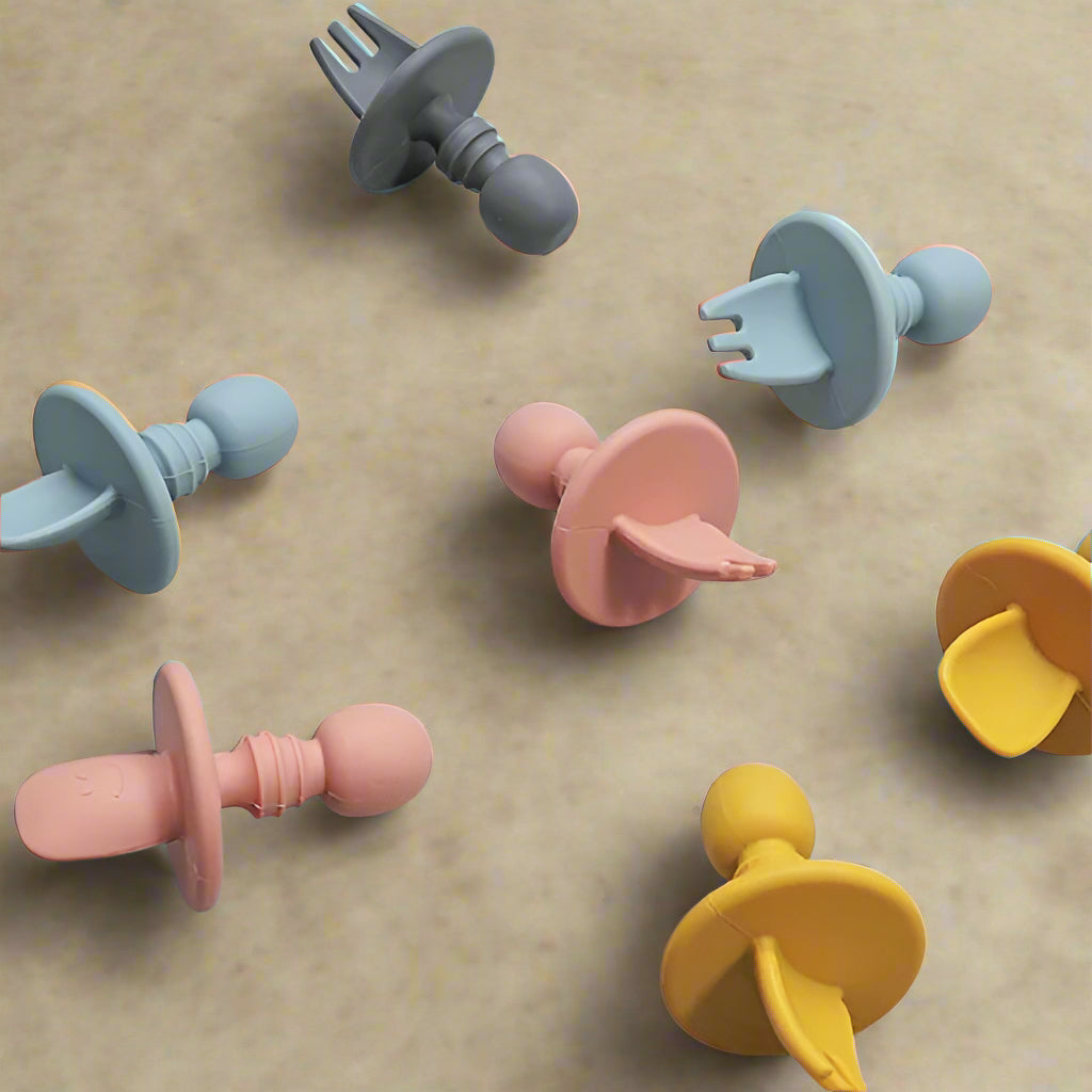 Cuillère bébé CuttieSpoon™ ergonomique